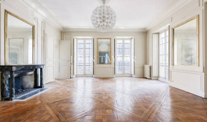 Venta Palacete Versailles