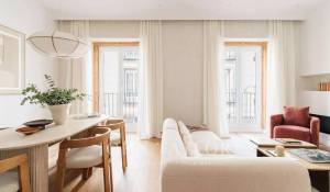 Elegancia contemporánea en una finca clásica de Malasaña