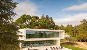 Chalet de 7 dormitorios con terraza en La Moraleja